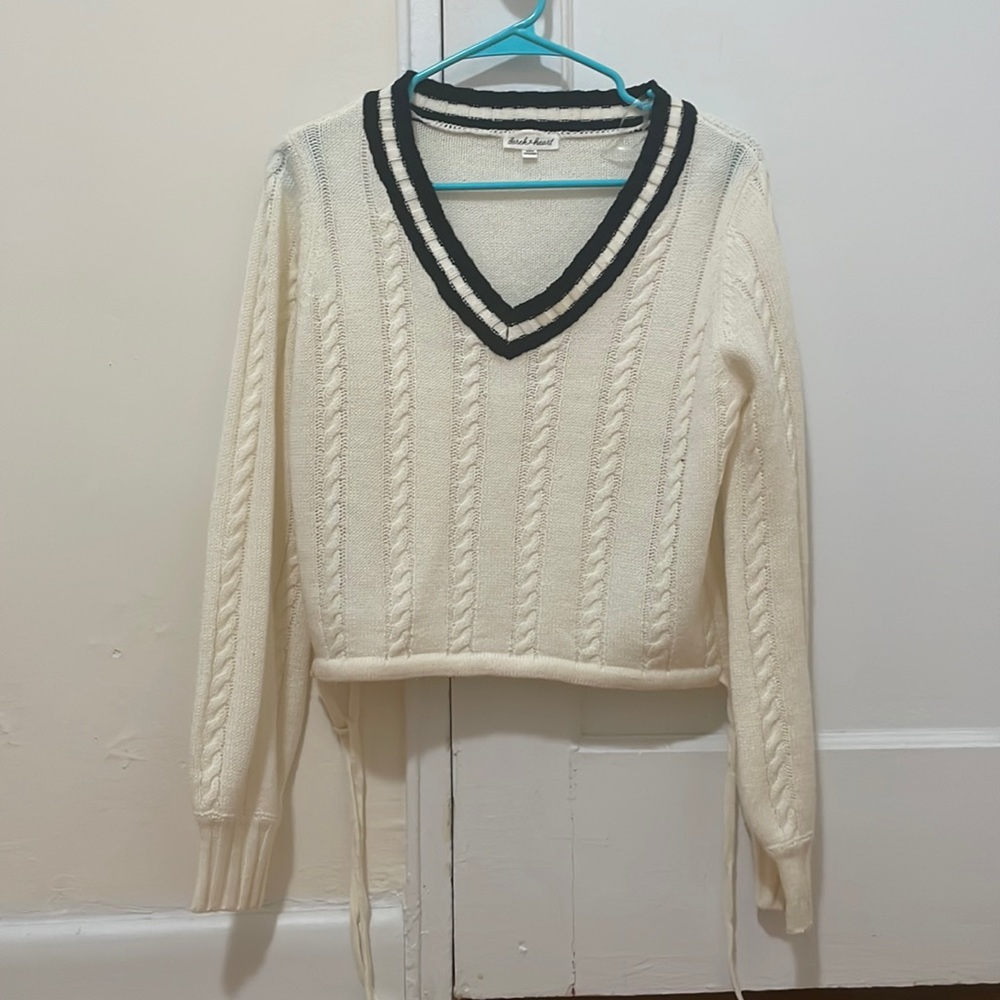 V-neck sweater with drawstring sides by Derek Heart